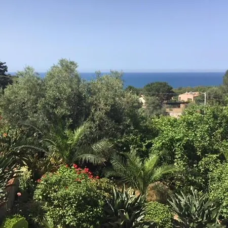 Sea View Garden Apartment Cefalu