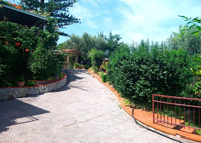 Апартаменты Sea View Garden
